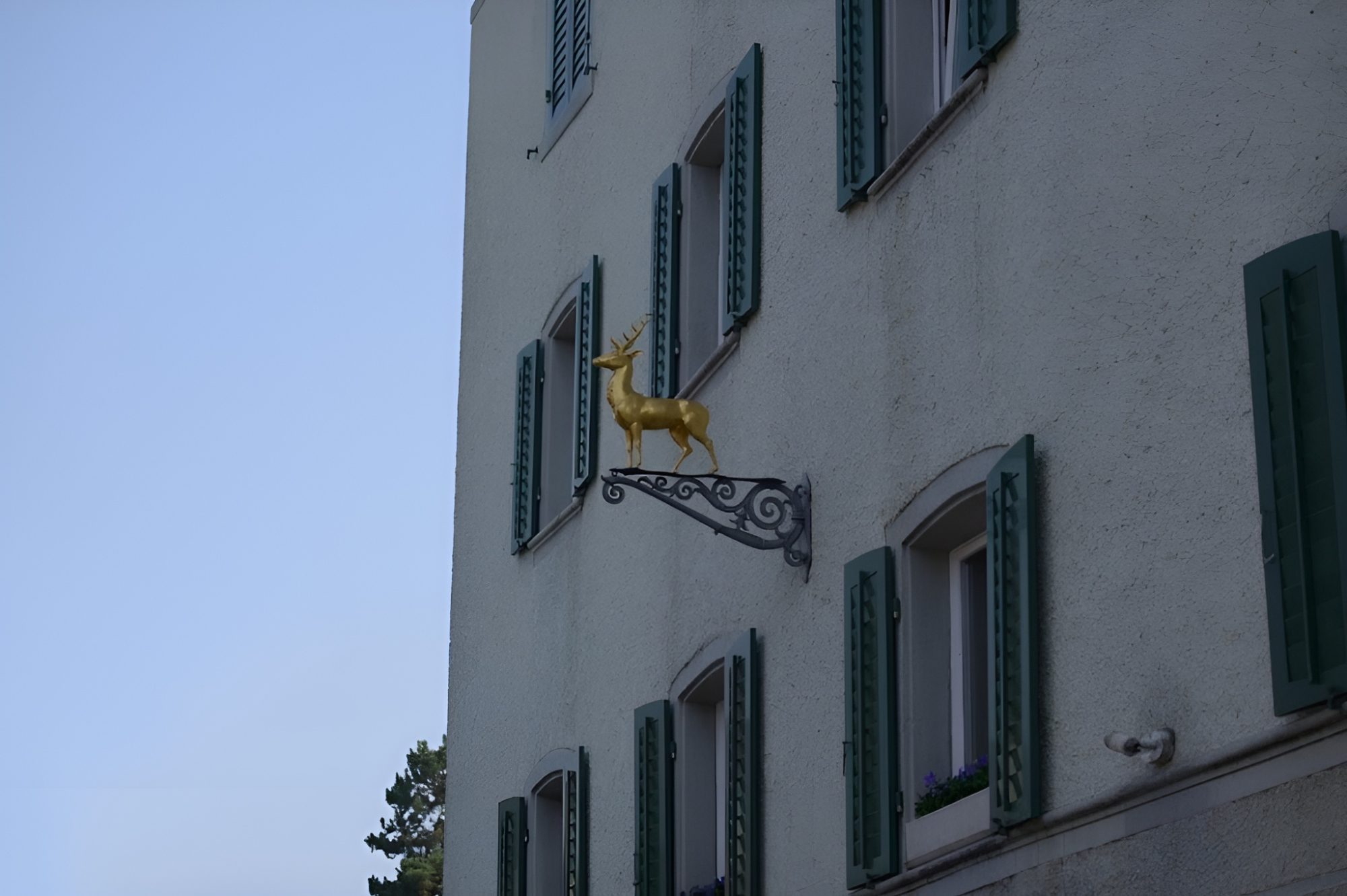 Gasthof Hirschen Bünzen von aussen zur blauen Stunde